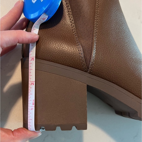 Ankle boots - Picture 4 of 9